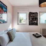 Jolie - By Myhomeincomo Villa