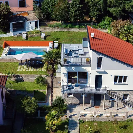 Jolie - By Myhomeincomo Pianello Del Lario