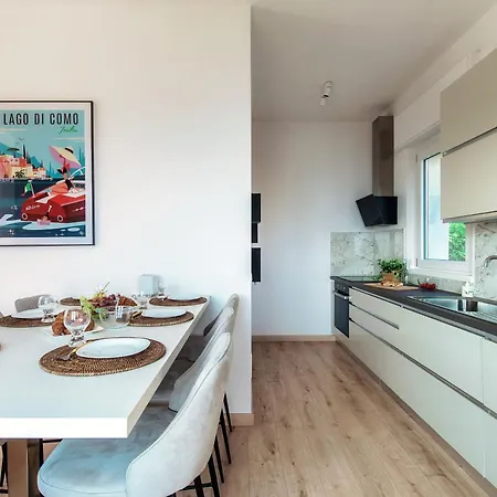 Jolie - By Myhomeincomo Vila *