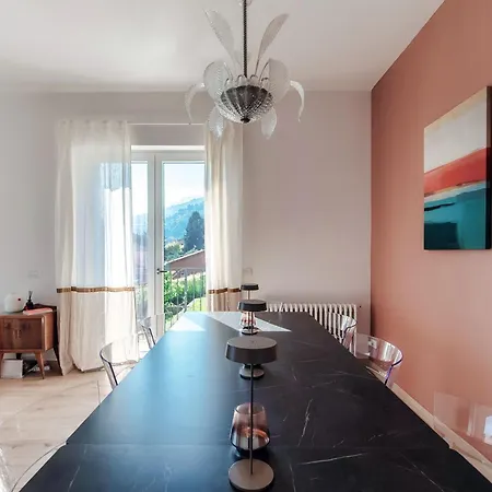 Jolie - By Myhomeincomo * Pianello Del Lario