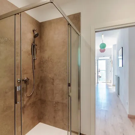 Jolie - By Myhomeincomo * Pianello Del Lario