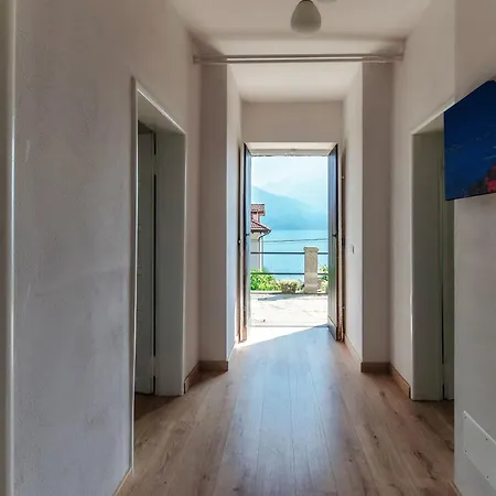 Jolie - By Myhomeincomo Vila