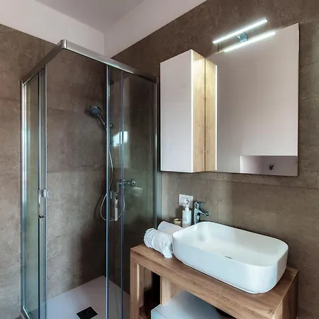 Vila Jolie - By Myhomeincomo Pianello Del Lario