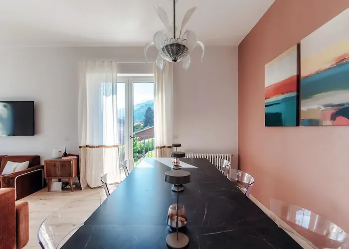 Jolie - By Myhomeincomo * Pianello Del Lario