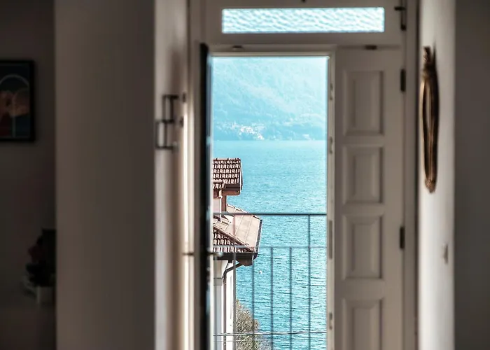 Villa Jolie - By Myhomeincomo *