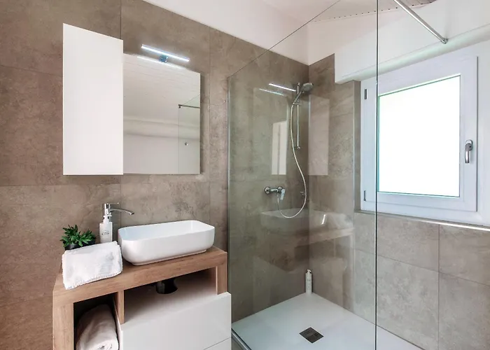 Villa Jolie - By Myhomeincomo