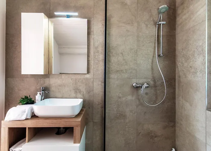 Villa Jolie - By Myhomeincomo *