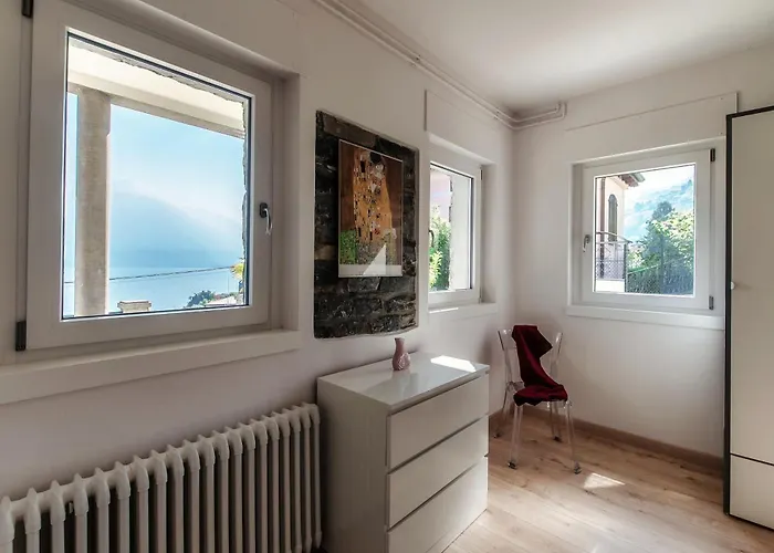 Villa Jolie - By Myhomeincomo