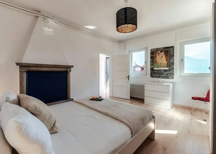 Jolie - By Myhomeincomo Pianello Del Lario