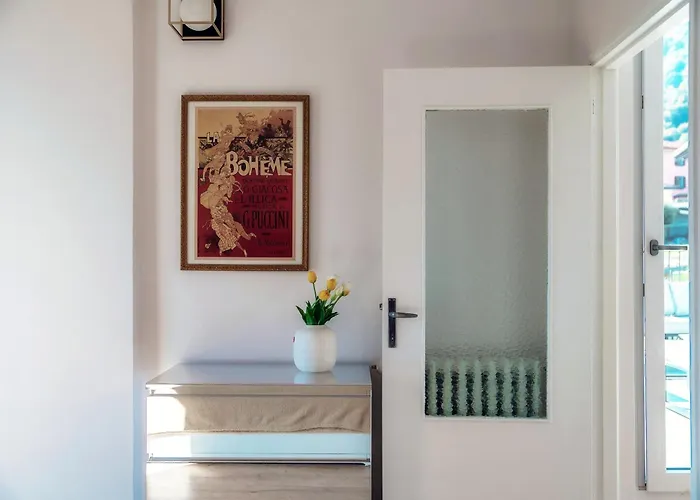 Jolie - By Myhomeincomo